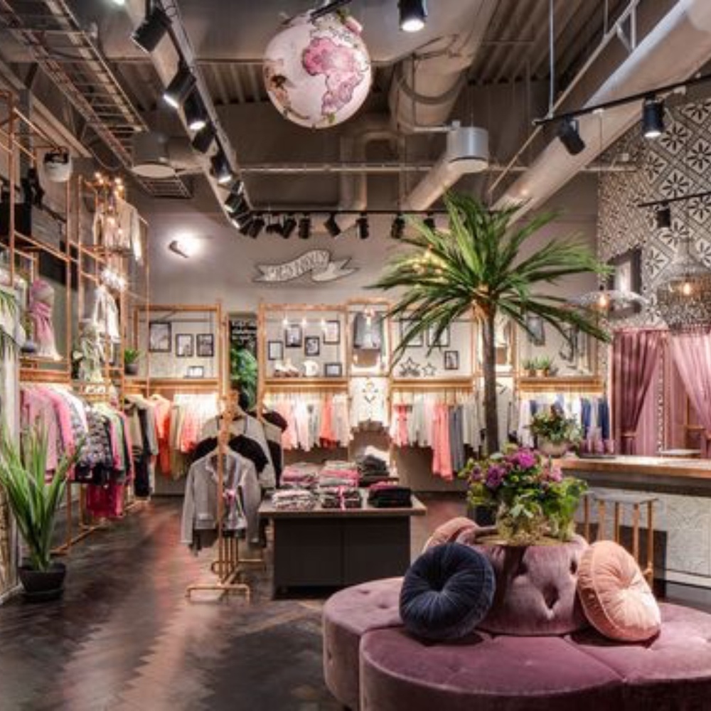 UNIQUE STYLES BOUTIQUE - Picture 6 of 8